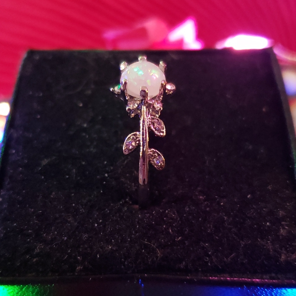 Ring - Picture 6 of 7